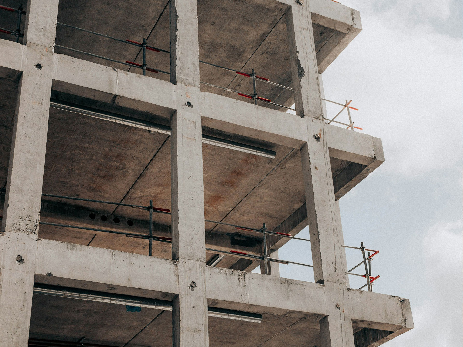 Civil construction services for residential and commercial projects
